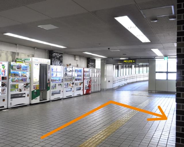 駅の階段